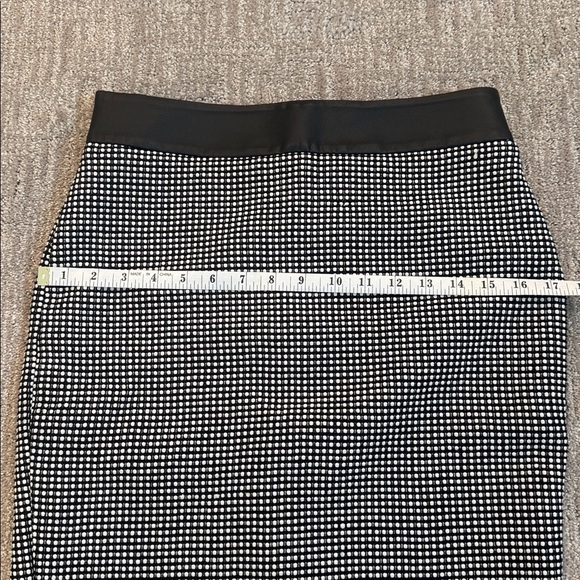 Ann Taylor Black and White Pencil Skirt - Picture 8 of 8